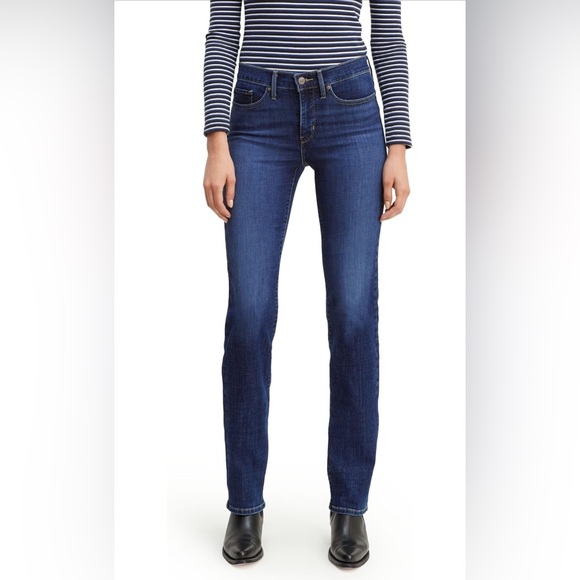 NWOT Levi 314 Shaping Straight Jeans - Picture 2 of 6